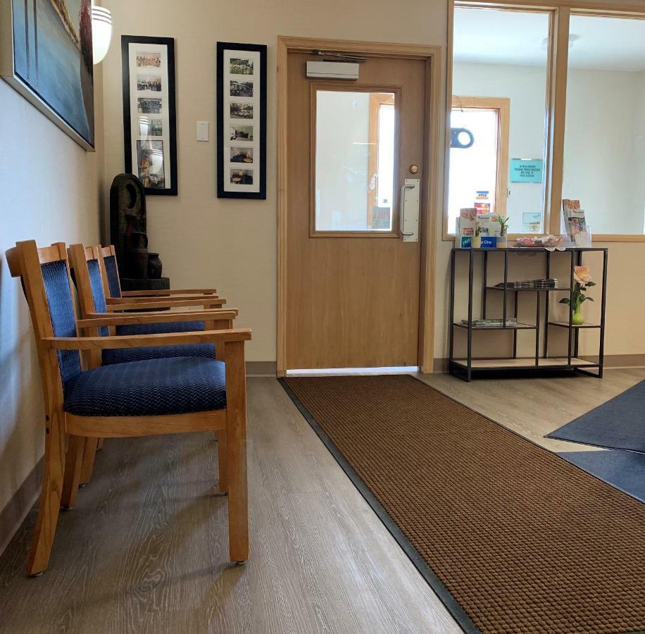 Westway Inn Motel Neepawa Extérieur photo